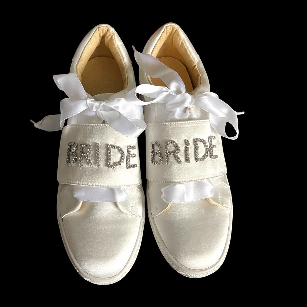 Betsey Johnson Liana Ivory Bride Jeweled Snap Sneakers Women's Size 8